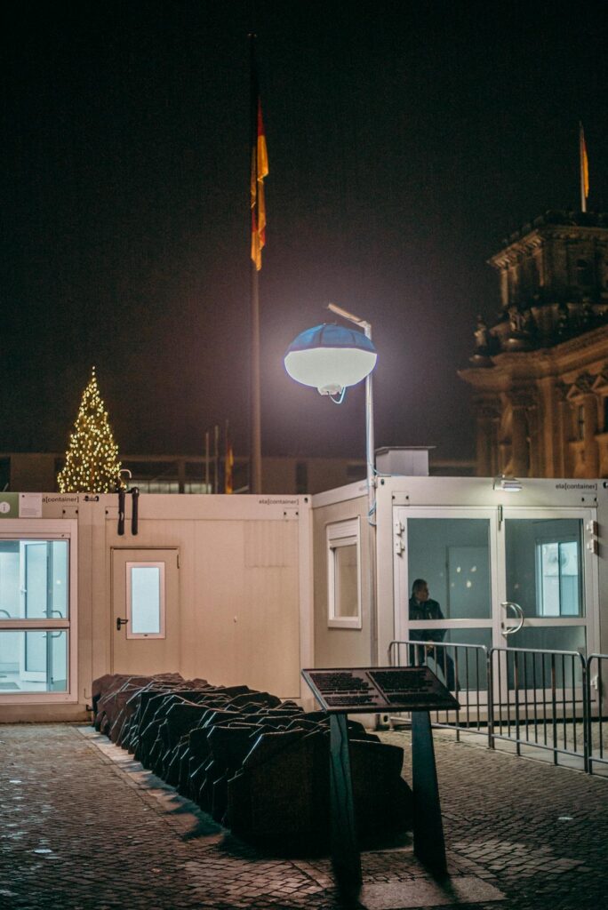 Find flagstænger og julelys der passer til hos Flag.nu